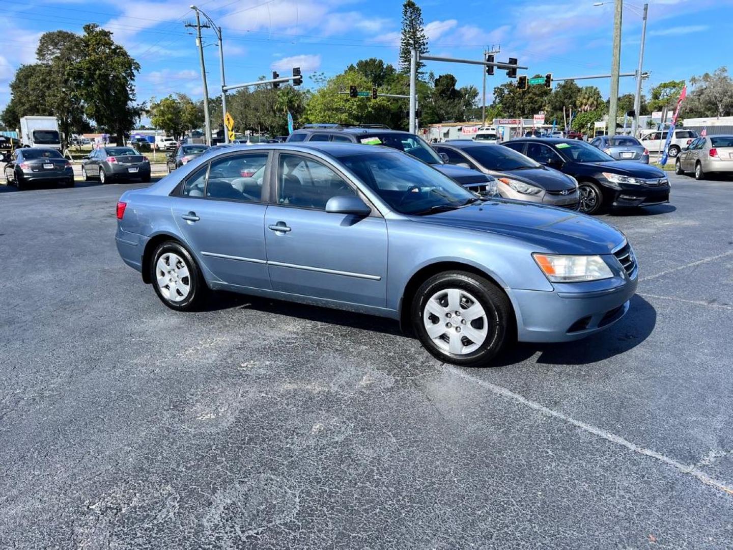 2010 BLUE HYUNDAI SONATA GLS (5NPET4AC3AH) with an 2.4L engine, Automatic transmission, located at 2929 9th St. West, Bradenton, 34205, (941) 242-2810, 27.473591, -82.570679 - Photo#14