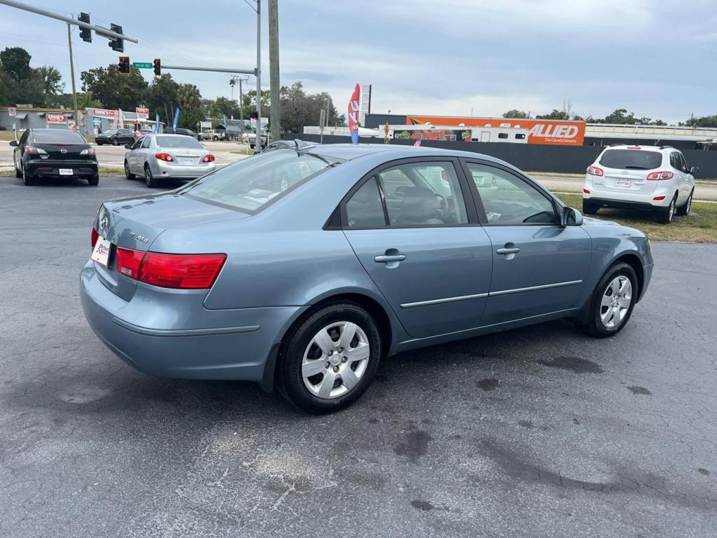 2010 BLUE HYUNDAI SONATA GLS (5NPET4AC3AH) with an 2.4L engine, Automatic transmission, located at 2929 9th St. West, Bradenton, 34205, (941) 242-2810, 27.473591, -82.570679 - Photo#8