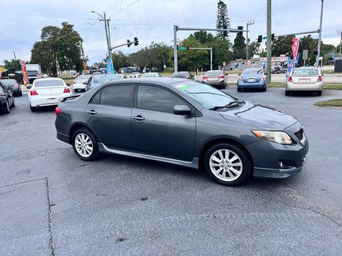 2010 GRAY TOYOTA COROLLA S (1NXBU4EE0AZ) with an 1.8L engine, Automatic transmission, located at 2929 9th St. West, Bradenton, 34205, (941) 242-2810, 27.473591, -82.570679 - Photo#2