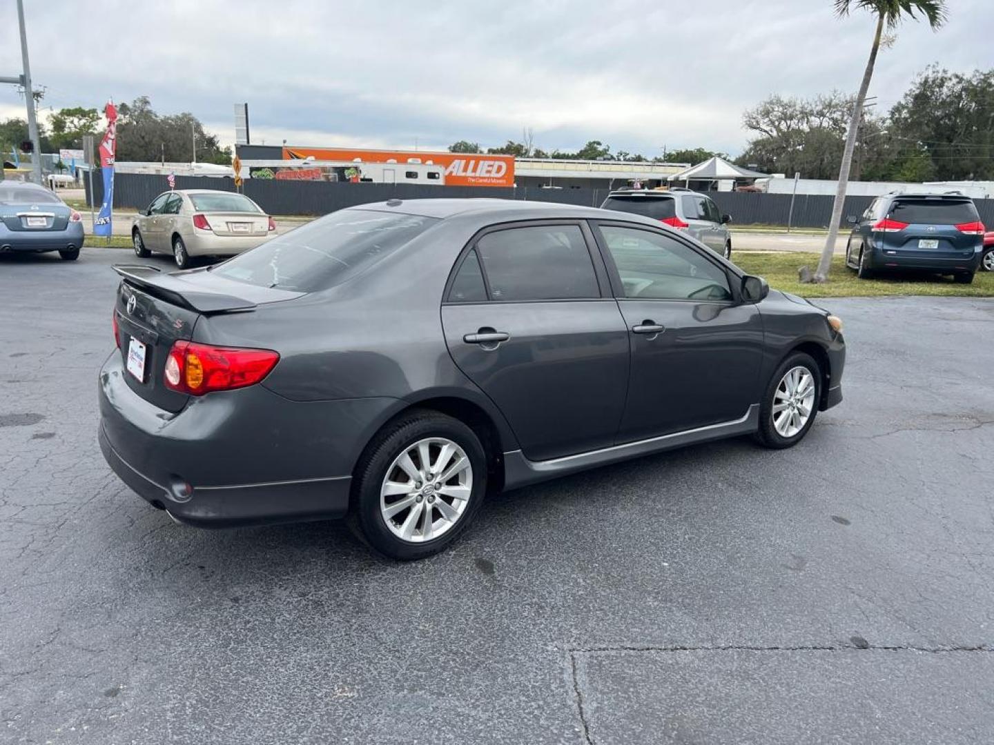 2010 GRAY TOYOTA COROLLA S (1NXBU4EE0AZ) with an 1.8L engine, Automatic transmission, located at 2929 9th St. West, Bradenton, 34205, (941) 242-2810, 27.473591, -82.570679 - Photo#8