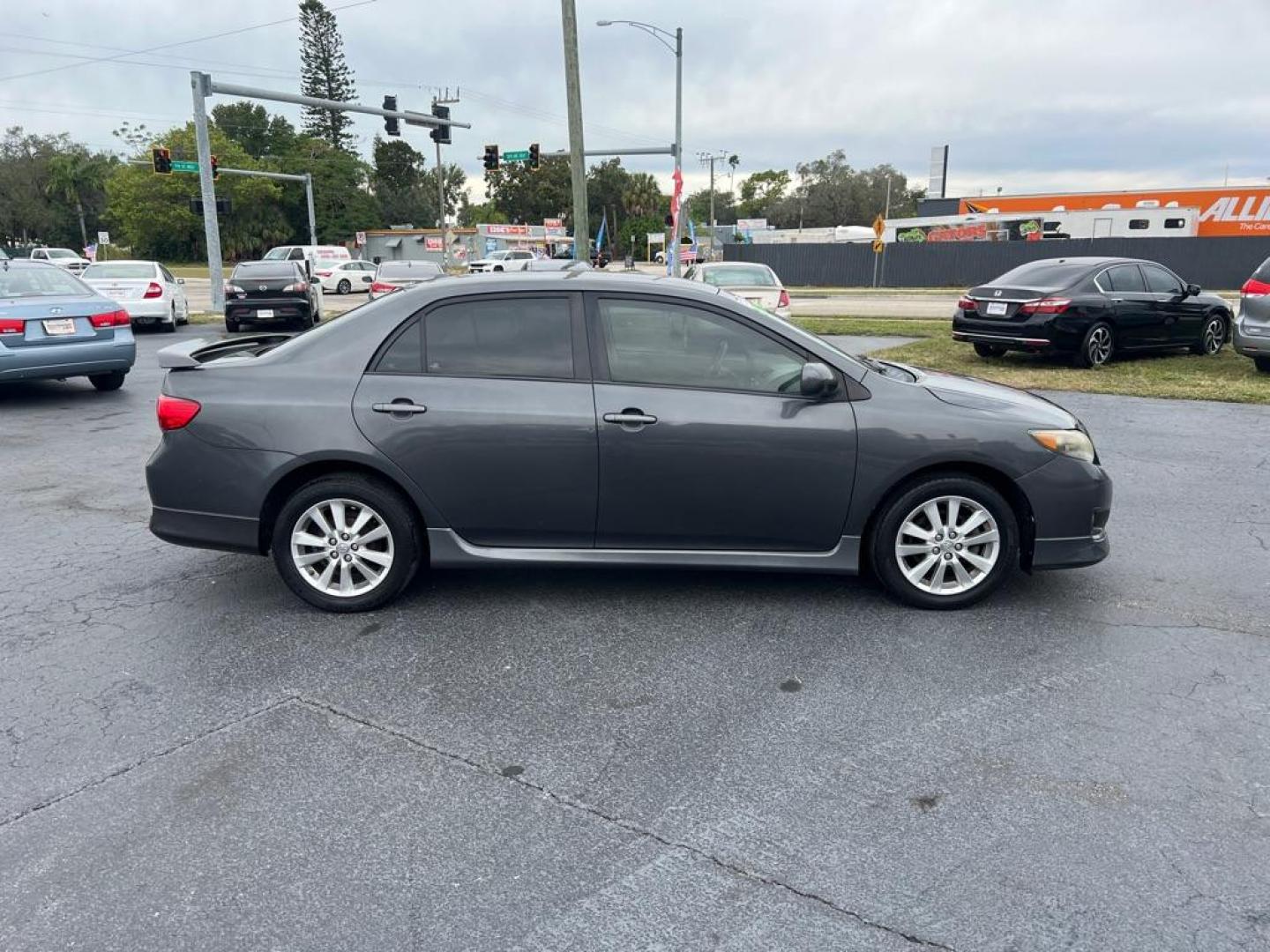 2010 GRAY TOYOTA COROLLA S (1NXBU4EE0AZ) with an 1.8L engine, Automatic transmission, located at 2929 9th St. West, Bradenton, 34205, (941) 242-2810, 27.473591, -82.570679 - Photo#9