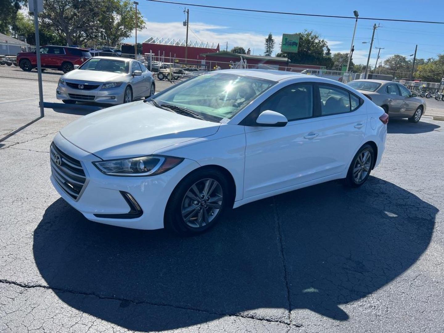 2018 WHITE HYUNDAI ELANTRA SEL (5NPD84LF8JH) with an 2.0L engine, Automatic transmission, located at 2929 9th St. West, Bradenton, 34205, (941) 242-2810, 27.473591, -82.570679 - Photo#3