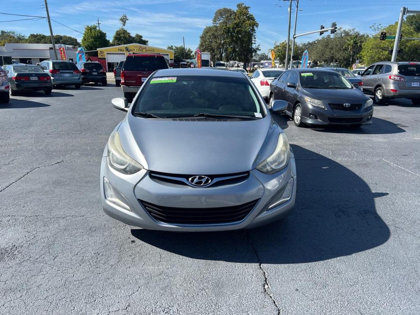 2015 GRAY HYUNDAI ELANTRA SE (5NPDH4AE5FH) with an 1.8L engine, Automatic transmission, located at 2929 9th St. West, Bradenton, 34205, (941) 242-2810, 27.473591, -82.570679 - Photo#2