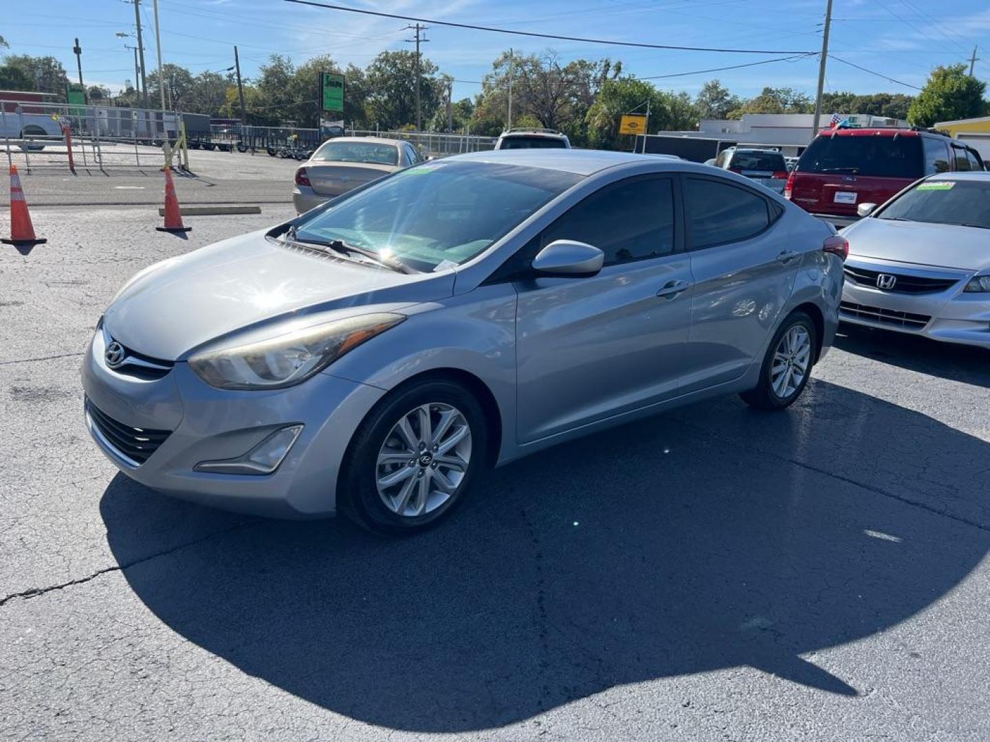 2015 GRAY HYUNDAI ELANTRA SE (5NPDH4AE5FH) with an 1.8L engine, Automatic transmission, located at 2929 9th St. West, Bradenton, 34205, (941) 242-2810, 27.473591, -82.570679 - Photo#3