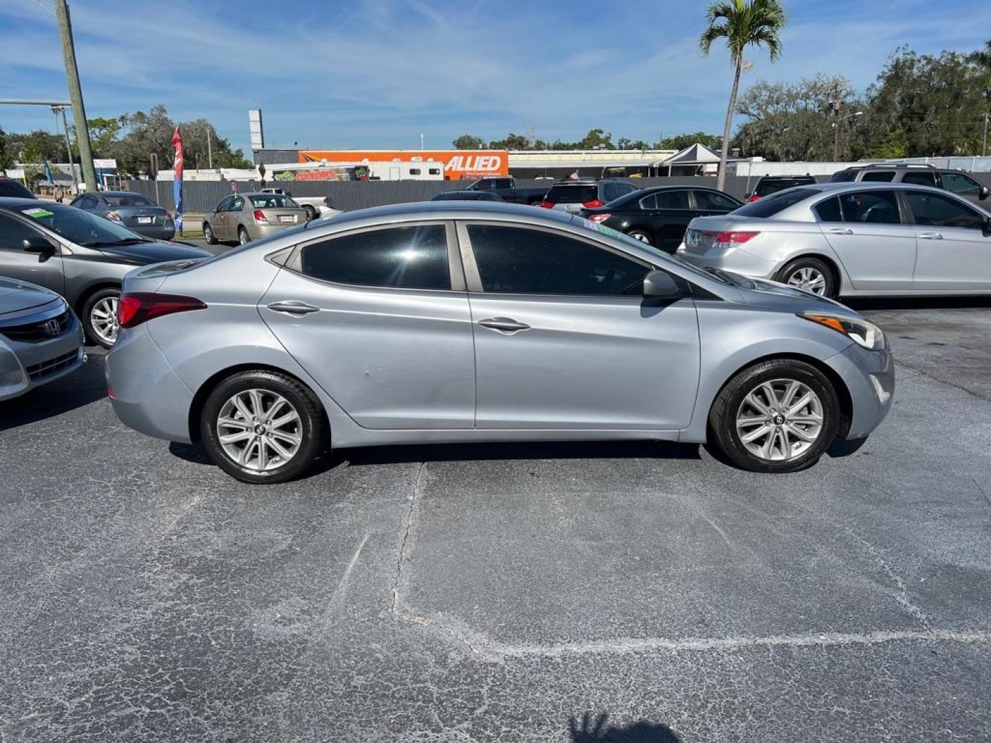 2015 GRAY HYUNDAI ELANTRA SE (5NPDH4AE5FH) with an 1.8L engine, Automatic transmission, located at 2929 9th St. West, Bradenton, 34205, (941) 242-2810, 27.473591, -82.570679 - Photo#7