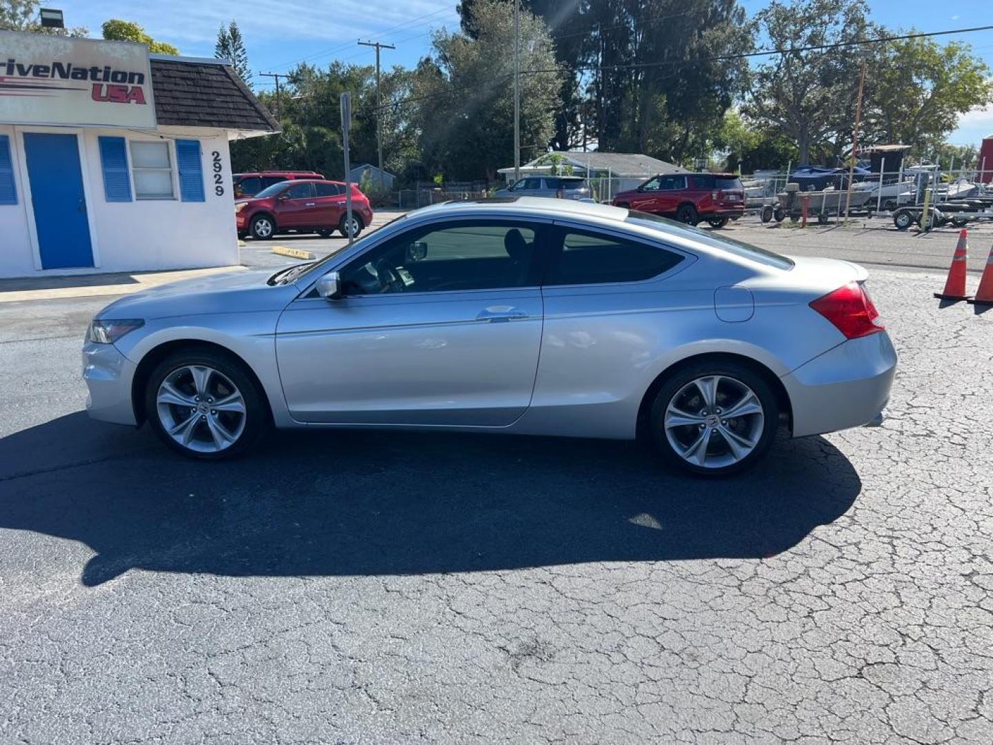 2012 SILVER HONDA ACCORD EXL (1HGCS2B8XCA) with an 3.5L engine, Automatic transmission, located at 2929 9th St. West, Bradenton, 34205, (941) 242-2810, 27.473591, -82.570679 - Photo#4