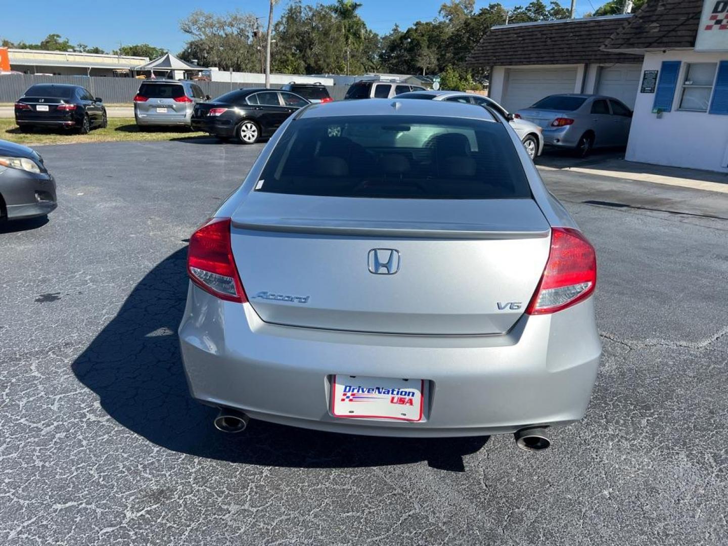 2012 SILVER HONDA ACCORD EXL (1HGCS2B8XCA) with an 3.5L engine, Automatic transmission, located at 2929 9th St. West, Bradenton, 34205, (941) 242-2810, 27.473591, -82.570679 - Photo#6