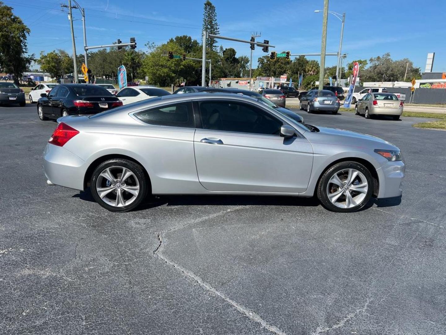 2012 SILVER HONDA ACCORD EXL (1HGCS2B8XCA) with an 3.5L engine, Automatic transmission, located at 2929 9th St. West, Bradenton, 34205, (941) 242-2810, 27.473591, -82.570679 - Photo#8