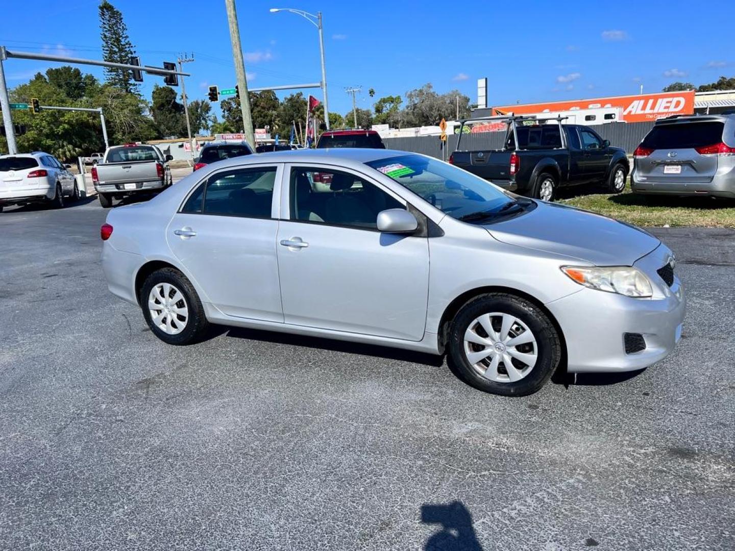 2009 SILVER TOYOTA COROLLA SE (JTDBL40E299) with an 1.8L engine, Automatic transmission, located at 2929 9th St. West, Bradenton, 34205, (941) 242-2810, 27.473591, -82.570679 - Photo#1