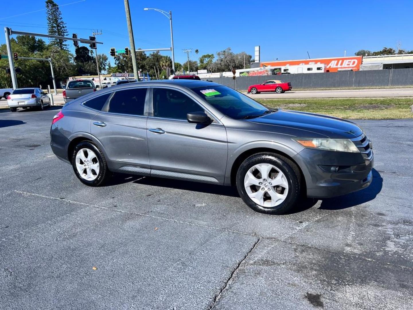 2011 GRAY HONDA ACCORD CROSSTOU EXL (5J6TF1H56BL) with an 3.5L engine, Automatic transmission, located at 2929 9th St. West, Bradenton, 34205, (941) 242-2810, 27.473591, -82.570679 - Photo#0