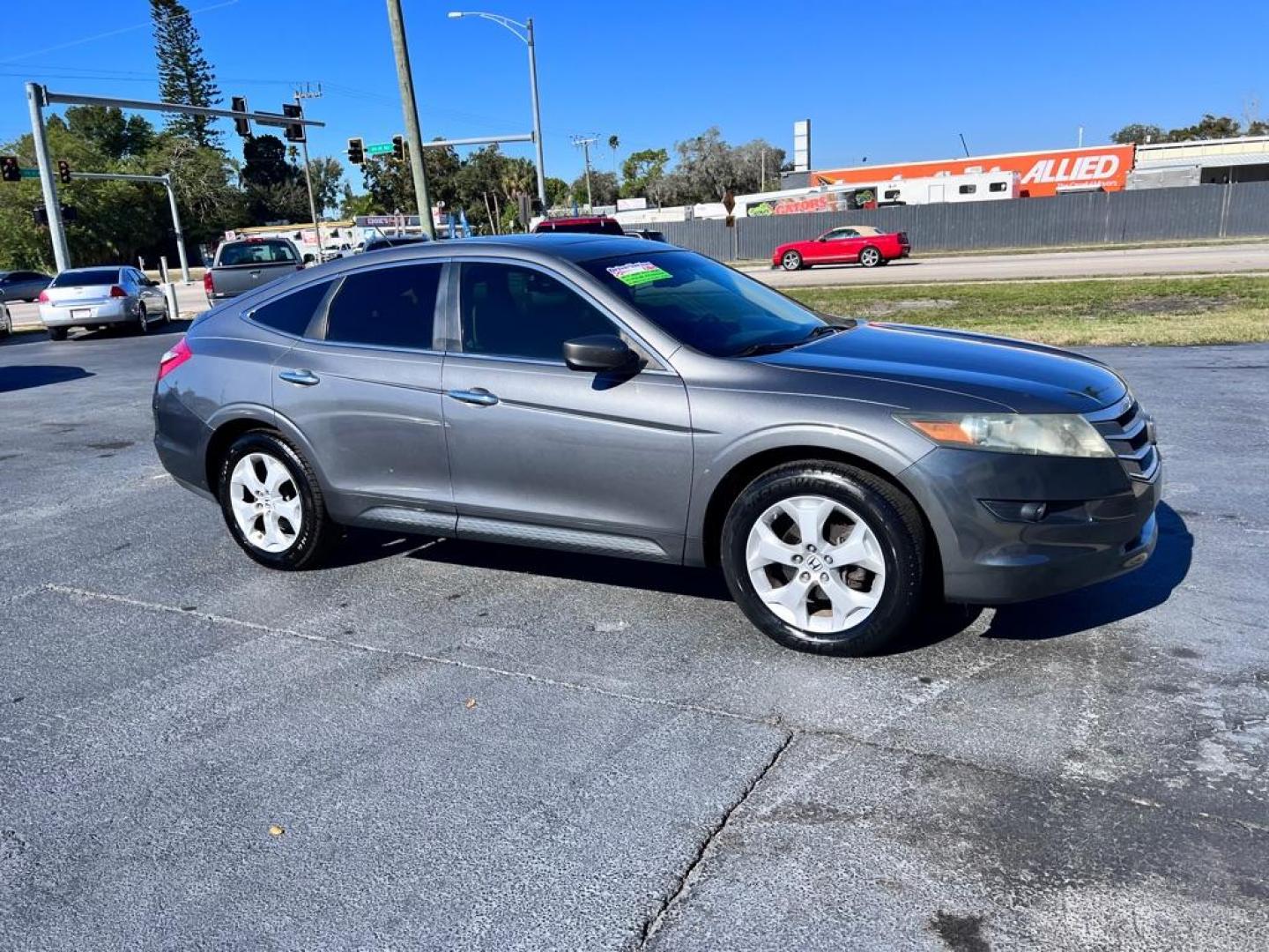 2011 GRAY HONDA ACCORD CROSSTOU EXL (5J6TF1H56BL) with an 3.5L engine, Automatic transmission, located at 2929 9th St. West, Bradenton, 34205, (941) 242-2810, 27.473591, -82.570679 - Photo#1