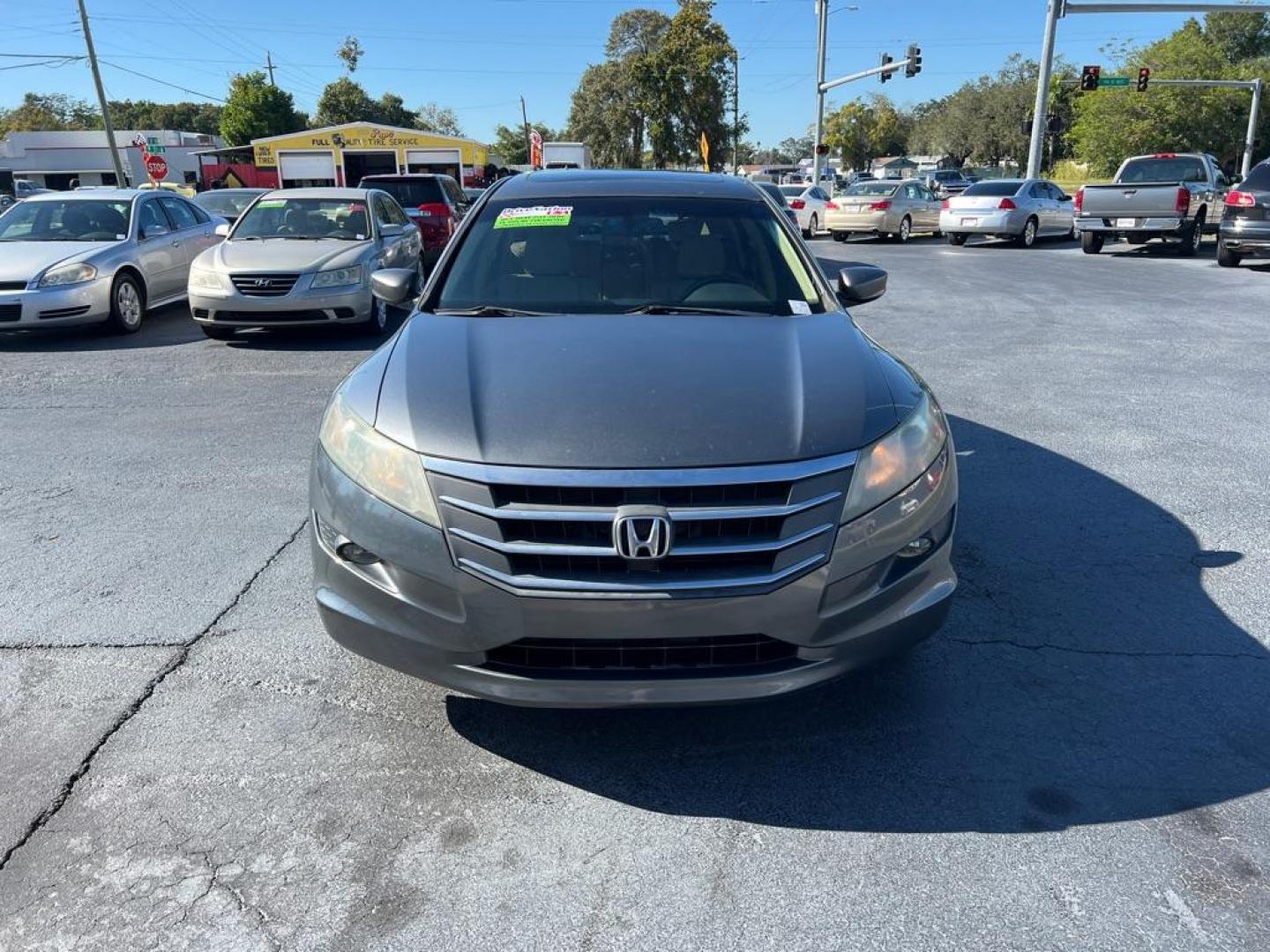 2011 GRAY HONDA ACCORD CROSSTOU EXL (5J6TF1H56BL) with an 3.5L engine, Automatic transmission, located at 2929 9th St. West, Bradenton, 34205, (941) 242-2810, 27.473591, -82.570679 - Photo#2