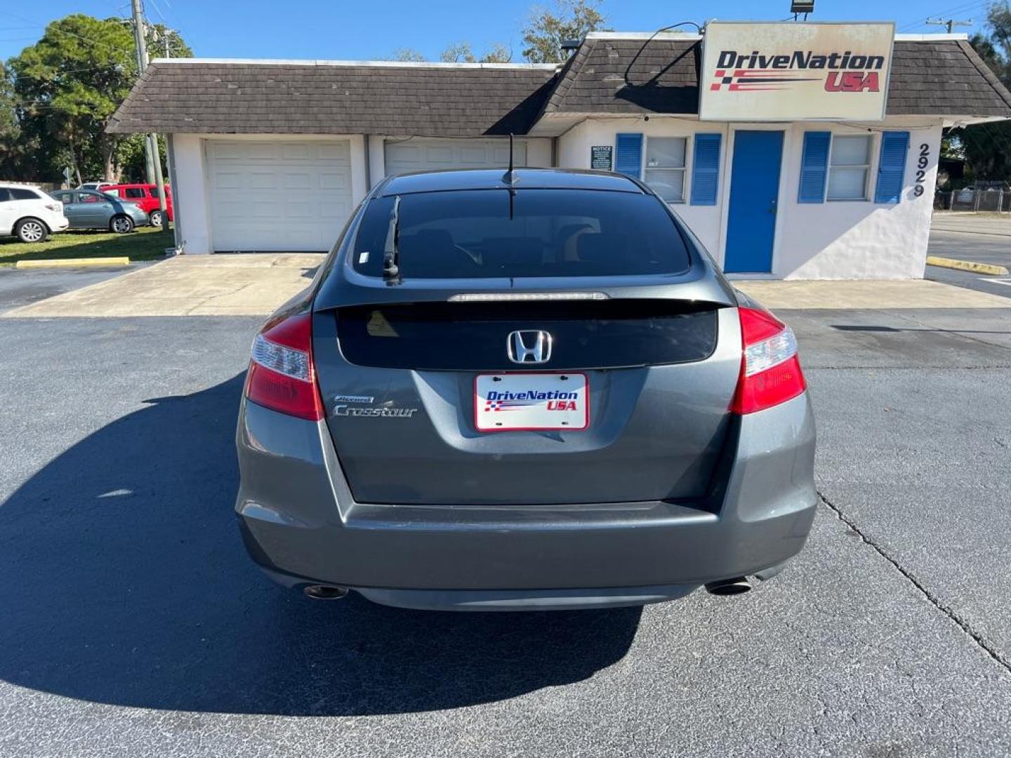 2011 GRAY HONDA ACCORD CROSSTOU EXL (5J6TF1H56BL) with an 3.5L engine, Automatic transmission, located at 2929 9th St. West, Bradenton, 34205, (941) 242-2810, 27.473591, -82.570679 - Photo#6