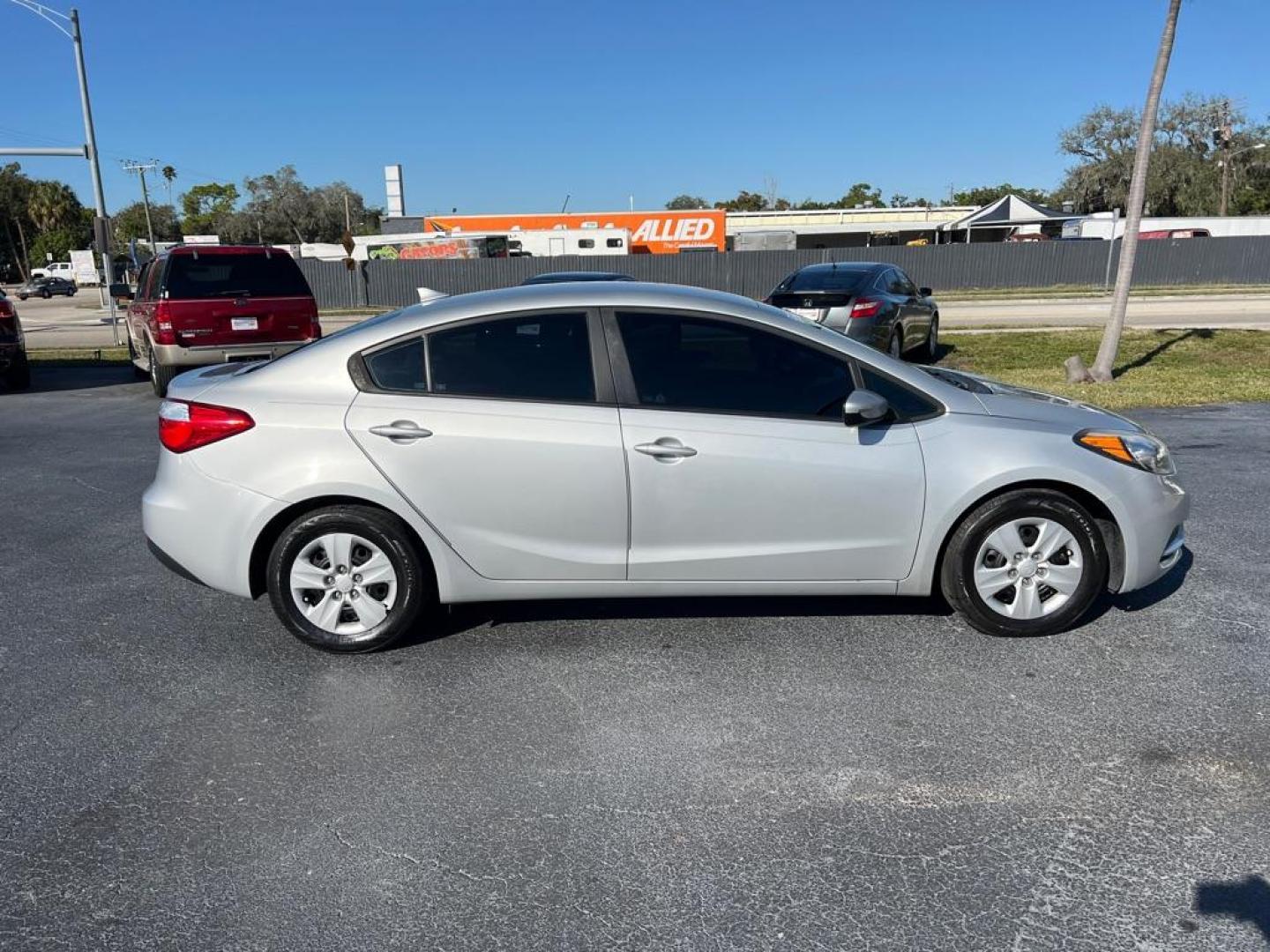 2016 GRAY KIA FORTE LX (KNAFK4A62G5) with an 1.8L engine, Automatic transmission, located at 2929 9th St. West, Bradenton, 34205, (941) 242-2810, 27.473591, -82.570679 - Photo#8