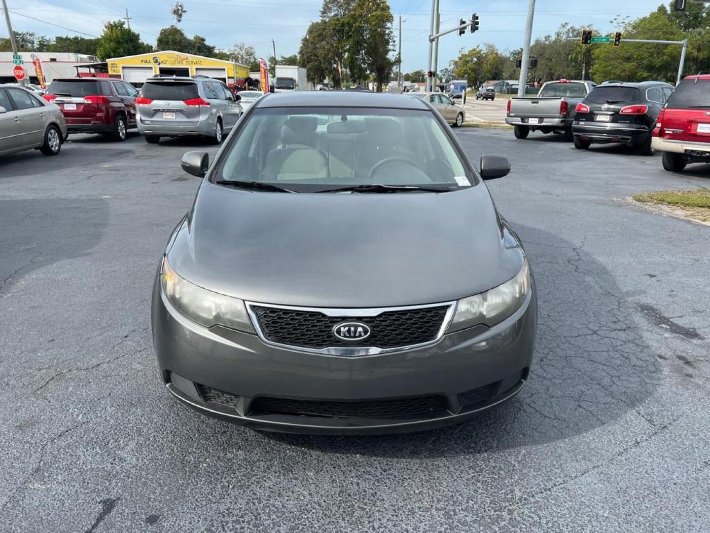 2013 GRAY KIA FORTE EX (KNAFU4A20D5) with an 2.0L engine, Automatic transmission, located at 2929 9th St. West, Bradenton, 34205, (941) 242-2810, 27.473591, -82.570679 - Photo#3