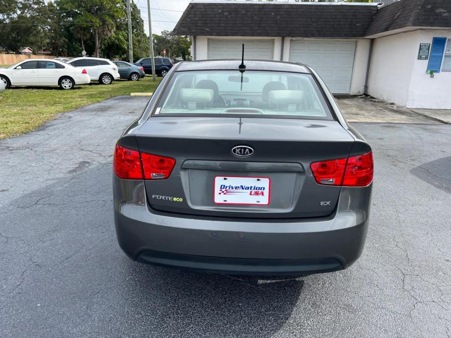 2013 GRAY KIA FORTE EX (KNAFU4A20D5) with an 2.0L engine, Automatic transmission, located at 2929 9th St. West, Bradenton, 34205, (941) 242-2810, 27.473591, -82.570679 - Photo#7