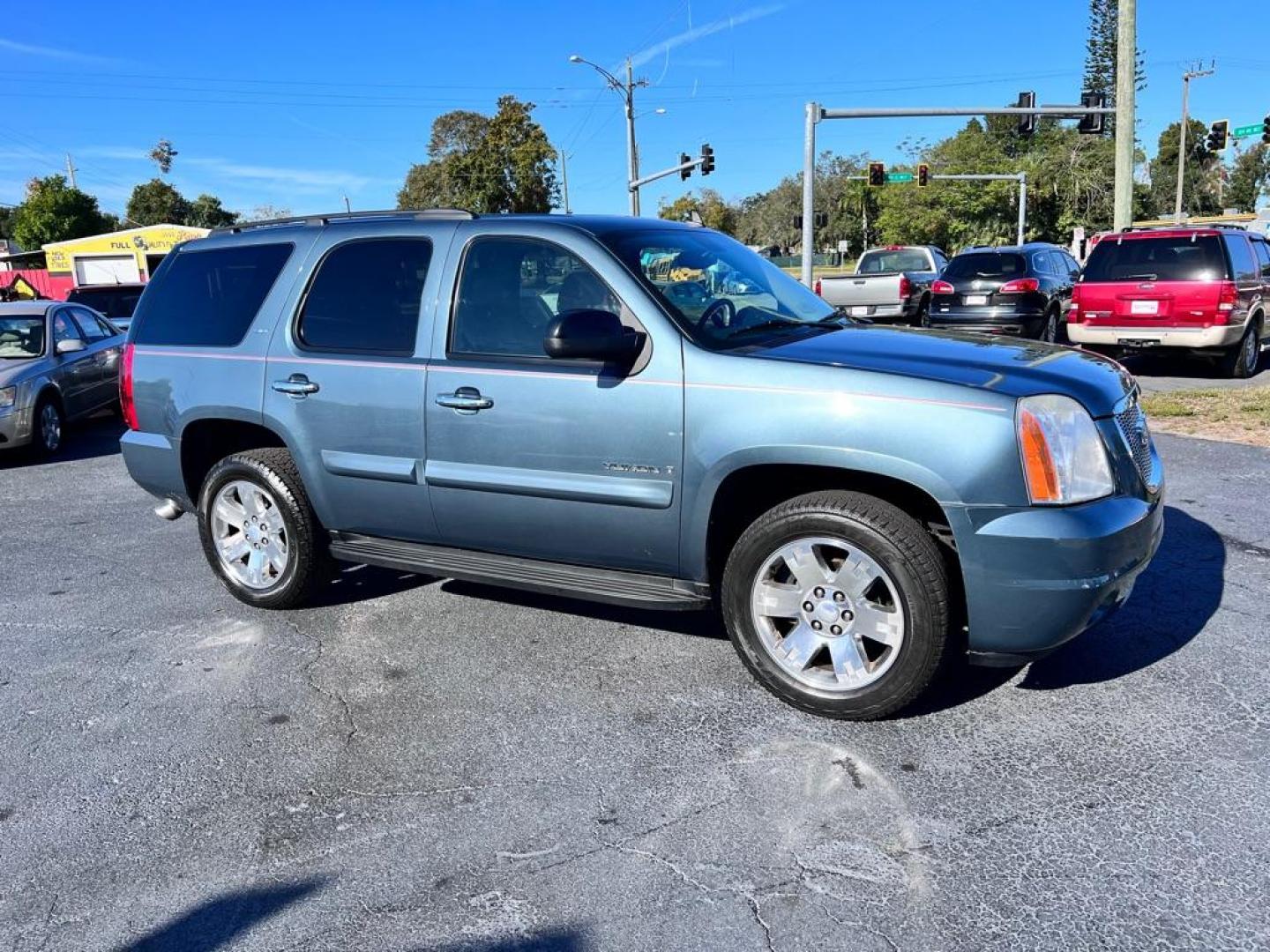 2008 GREEN GMC YUKON DENALI (1GKFC13J58R) with an 5.3L engine, Automatic transmission, located at 2929 9th St. West, Bradenton, 34205, (941) 242-2810, 27.473591, -82.570679 - Photo#0