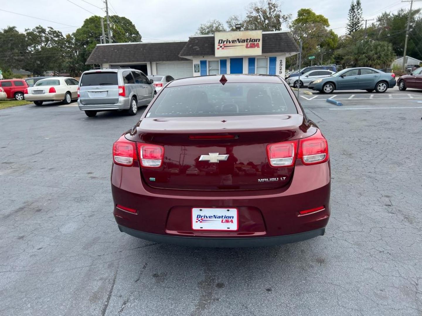 2014 MAROON CHEVROLET MALIBU 1LT (1G11C5SL2EF) with an 2.5L engine, Automatic transmission, located at 2929 9th St. West, Bradenton, 34205, (941) 242-2810, 27.473591, -82.570679 - Photo#5