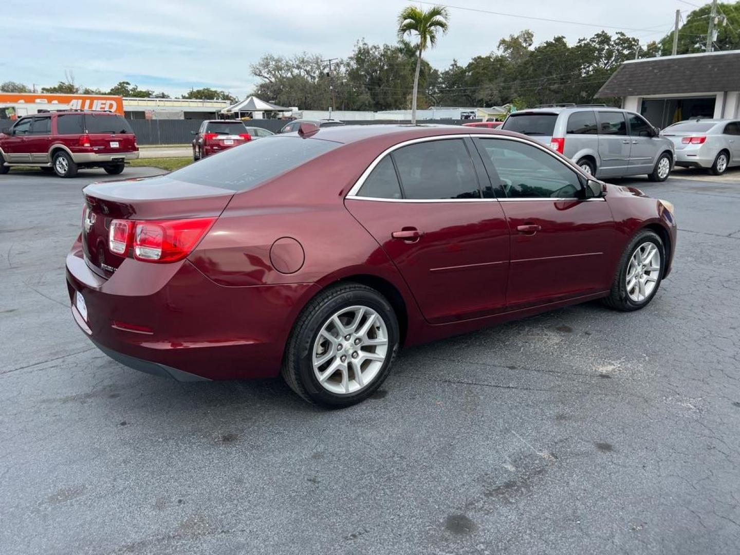 2014 MAROON CHEVROLET MALIBU 1LT (1G11C5SL2EF) with an 2.5L engine, Automatic transmission, located at 2929 9th St. West, Bradenton, 34205, (941) 242-2810, 27.473591, -82.570679 - Photo#6