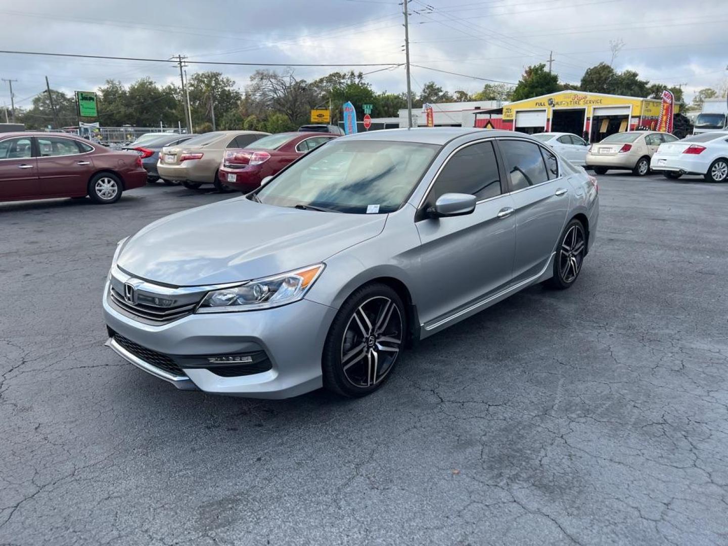 2017 SILVER HONDA ACCORD SPORT (1HGCR2F53HA) with an 2.4L engine, Continuously Variable transmission, located at 2929 9th St. West, Bradenton, 34205, (941) 242-2810, 27.473591, -82.570679 - Photo#5