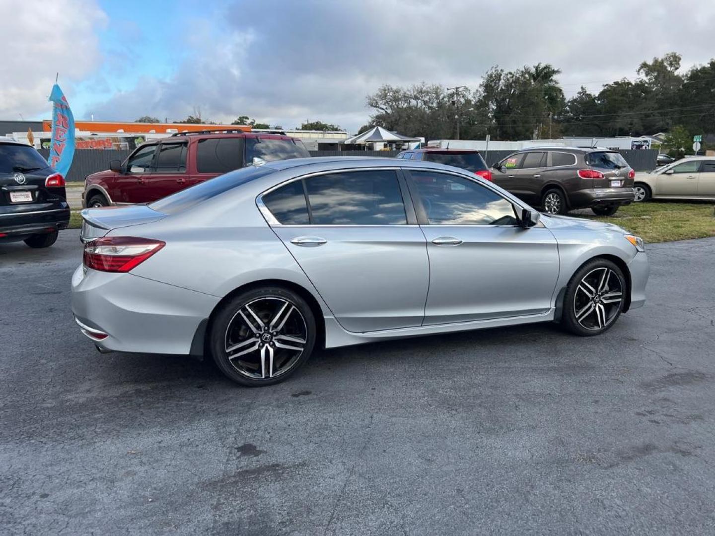 2017 SILVER HONDA ACCORD SPORT (1HGCR2F53HA) with an 2.4L engine, Continuously Variable transmission, located at 2929 9th St. West, Bradenton, 34205, (941) 242-2810, 27.473591, -82.570679 - Photo#8