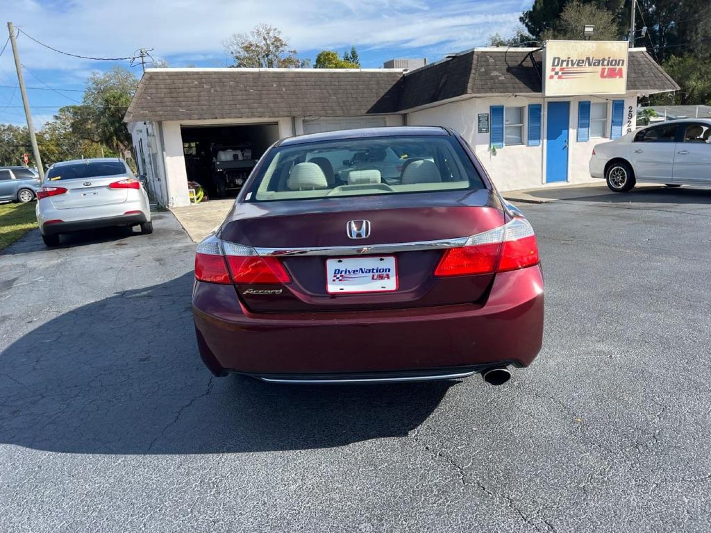 2013 RED HONDA ACCORD LX (1HGCR2F36DA) with an 2.4L engine, Continuously Variable transmission, located at 2929 9th St. West, Bradenton, 34205, (941) 242-2810, 27.473591, -82.570679 - Photo#6