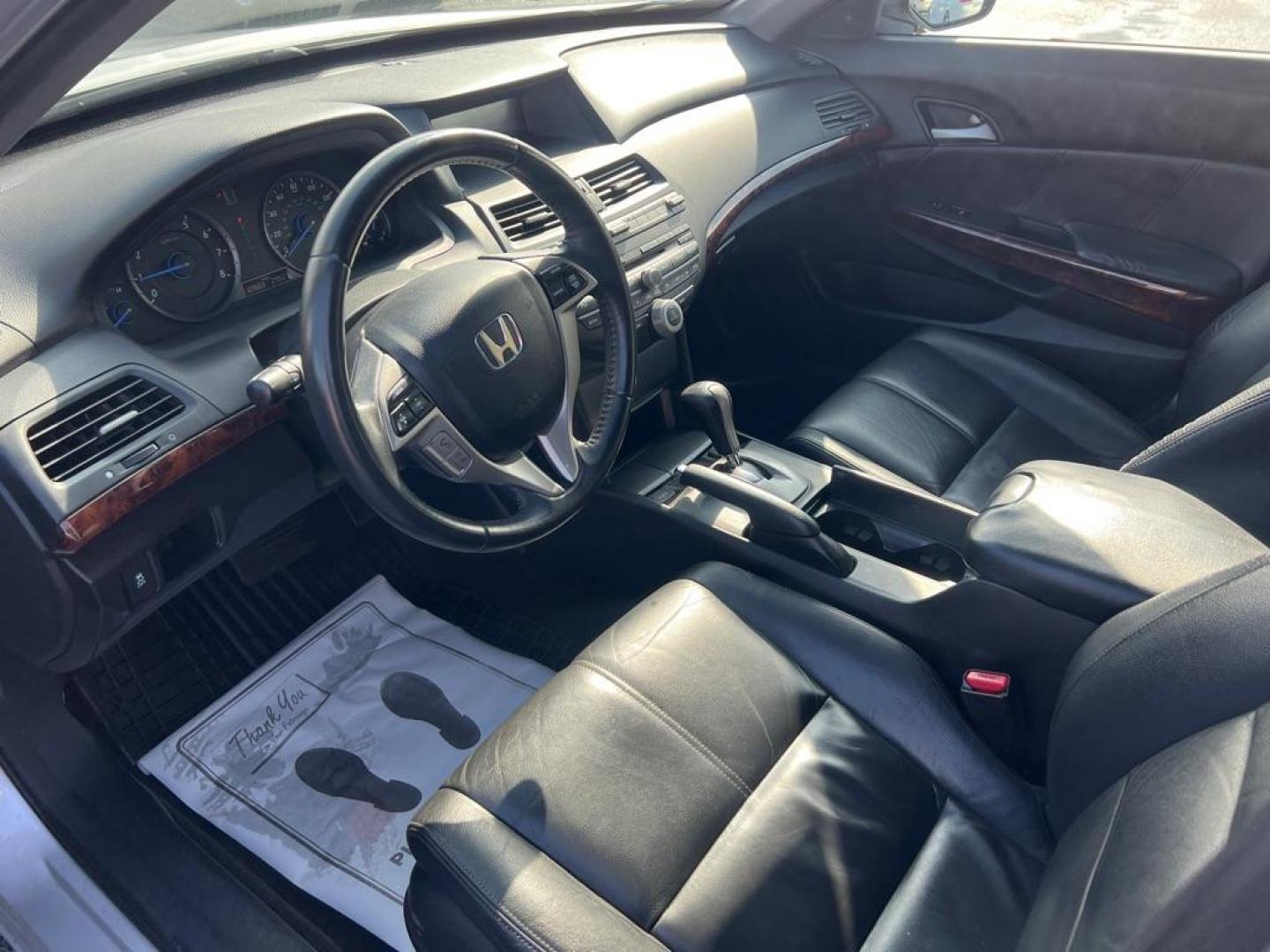 2012 SILVER HONDA CROSSTOUR EXL (5J6TF1H56CL) with an 3.5L engine, Automatic transmission, located at 2929 9th St. West, Bradenton, 34205, (941) 242-2810, 27.473591, -82.570679 - Photo#10