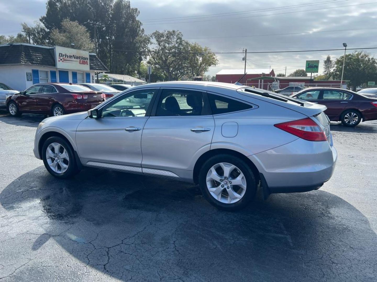 2012 SILVER HONDA CROSSTOUR EXL (5J6TF1H56CL) with an 3.5L engine, Automatic transmission, located at 2929 9th St. West, Bradenton, 34205, (941) 242-2810, 27.473591, -82.570679 - Photo#4