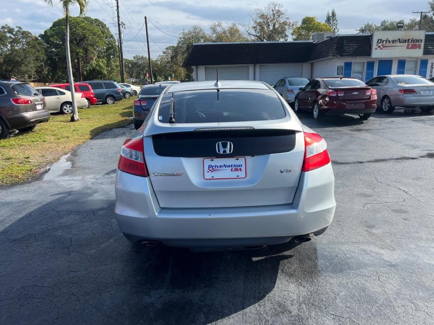 2012 SILVER HONDA CROSSTOUR EXL (5J6TF1H56CL) with an 3.5L engine, Automatic transmission, located at 2929 9th St. West, Bradenton, 34205, (941) 242-2810, 27.473591, -82.570679 - Photo#5