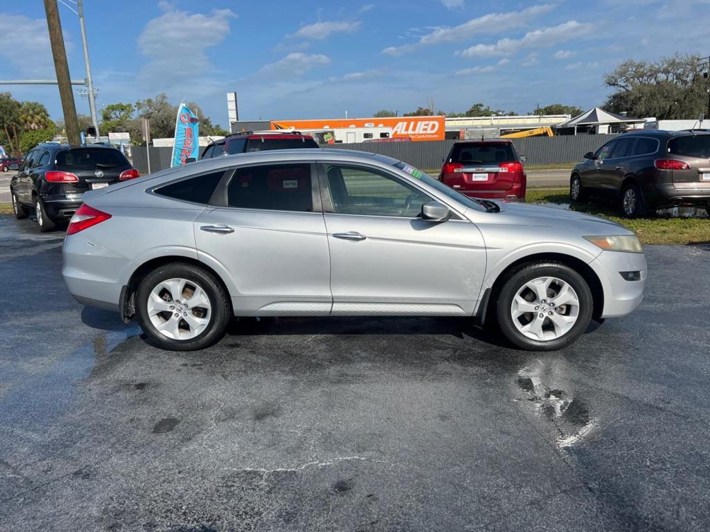 2012 SILVER HONDA CROSSTOUR EXL (5J6TF1H56CL) with an 3.5L engine, Automatic transmission, located at 2929 9th St. West, Bradenton, 34205, (941) 242-2810, 27.473591, -82.570679 - Photo#7