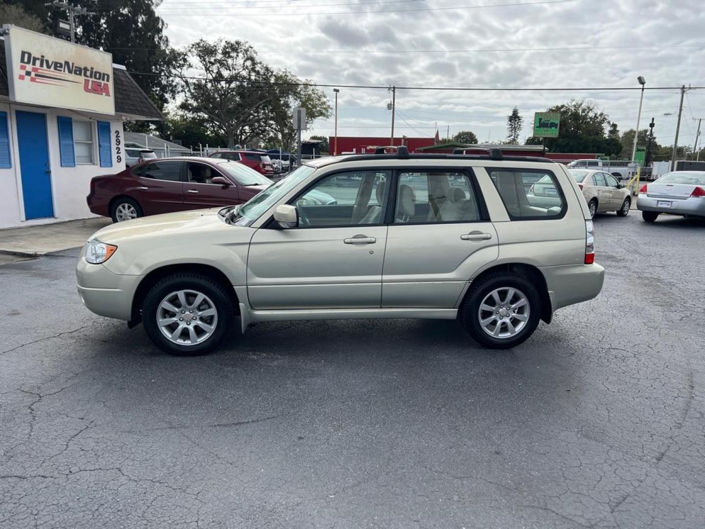 2007 TAN SUBARU FORESTER 2.5X PREMIUM (JF1SG65687H) with an 2.5L engine, Automatic transmission, located at 2929 9th St. West, Bradenton, 34205, (941) 242-2810, 27.473591, -82.570679 - Photo#4