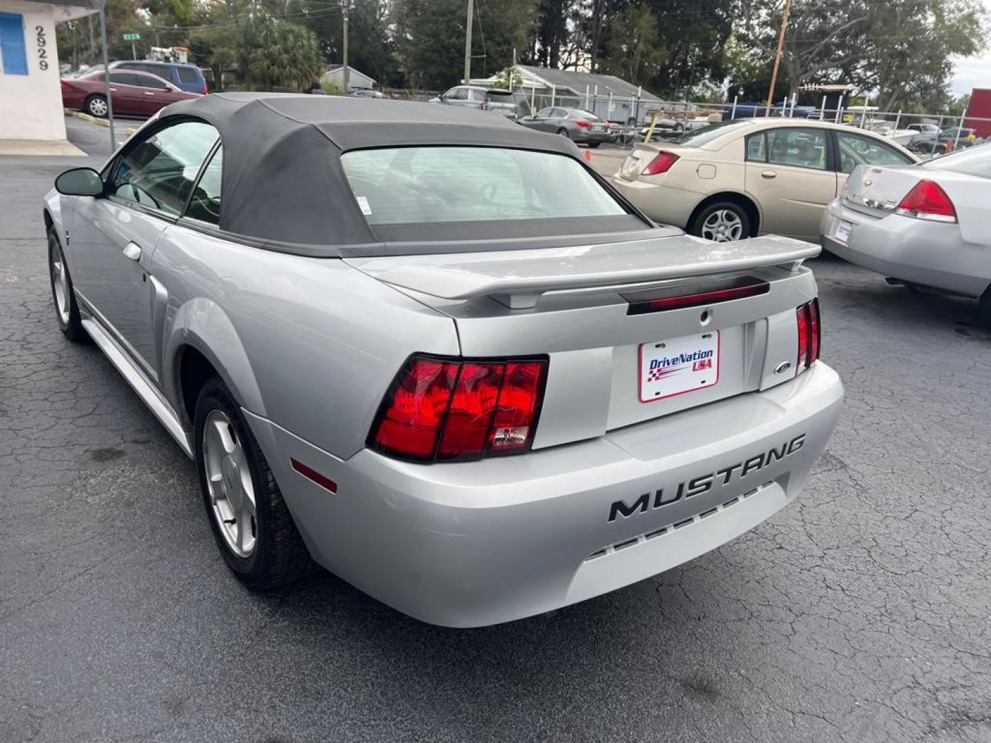 2001 SILVER FORD MUSTANG (1FAFP44471F) with an 3.8L engine, Automatic transmission, located at 2929 9th St. West, Bradenton, 34205, (941) 242-2810, 27.473591, -82.570679 - Thanks for inquring into DriveNation USA! All vehicles listed can be viewed at www.drivenationusa.com for vehicle history reports and additonal info. We cannot quote any terms such as down payments or monthly payments without an application. You can apply directly at www.drivenationusa.com or by con - Photo#6