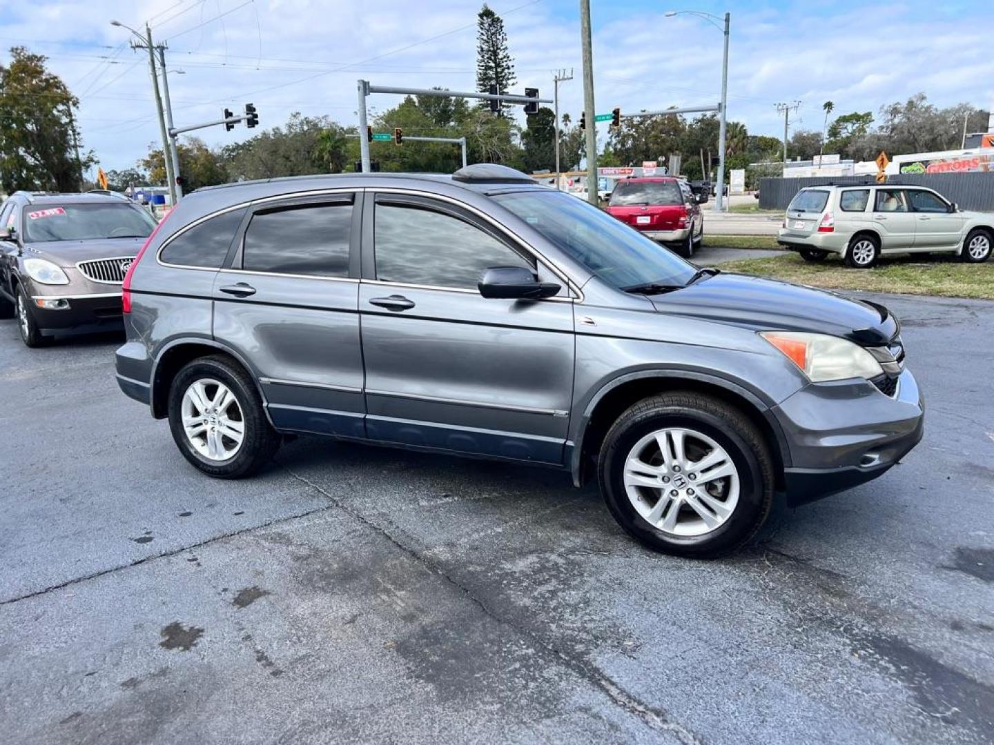 2011 SILVER HONDA CR-V EXL (JHLRE3H79BC) with an 2.4L engine, Automatic transmission, located at 2929 9th St. West, Bradenton, 34205, (941) 242-2810, 27.473591, -82.570679 - Photo#3