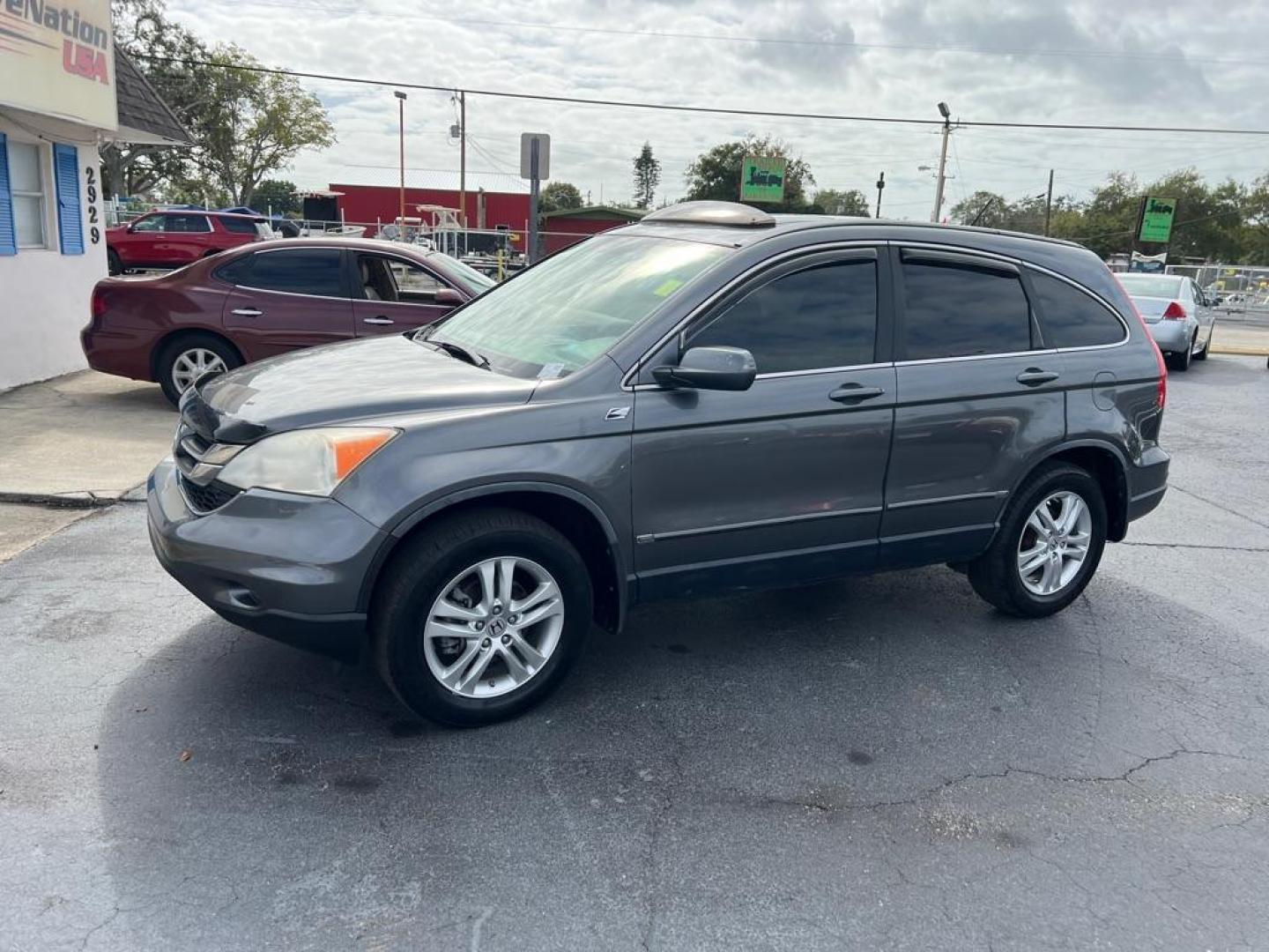 2011 SILVER HONDA CR-V EXL (JHLRE3H79BC) with an 2.4L engine, Automatic transmission, located at 2929 9th St. West, Bradenton, 34205, (941) 242-2810, 27.473591, -82.570679 - Photo#6