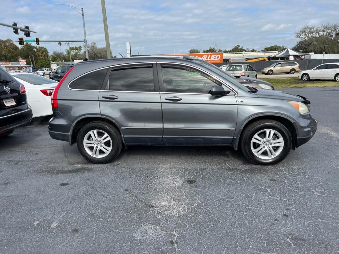 2011 SILVER HONDA CR-V EXL (JHLRE3H79BC) with an 2.4L engine, Automatic transmission, located at 2929 9th St. West, Bradenton, 34205, (941) 242-2810, 27.473591, -82.570679 - Photo#9