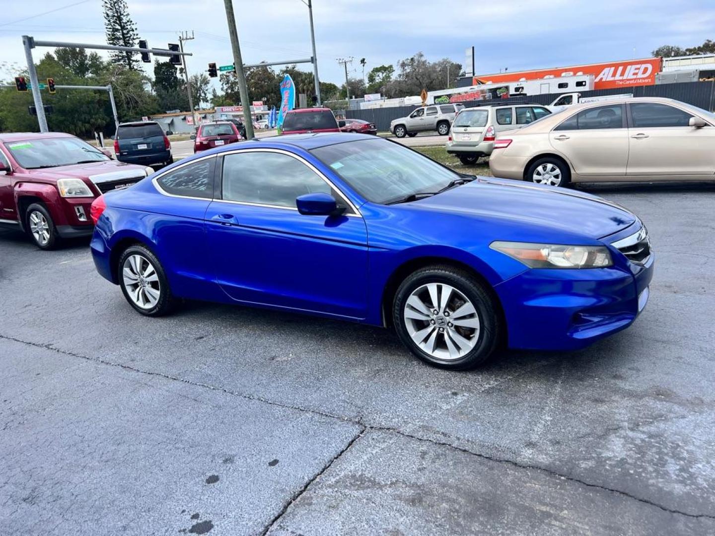 2011 BLUE HONDA ACCORD EXL (1HGCS1B8XBA) with an 2.4L engine, Automatic transmission, located at 2929 9th St. West, Bradenton, 34205, (941) 242-2810, 27.473591, -82.570679 - Photo#10