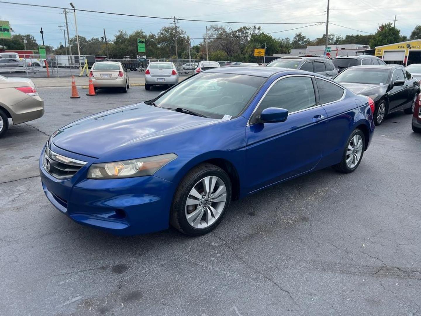 2011 BLUE HONDA ACCORD EXL (1HGCS1B8XBA) with an 2.4L engine, Automatic transmission, located at 2929 9th St. West, Bradenton, 34205, (941) 242-2810, 27.473591, -82.570679 - Photo#2