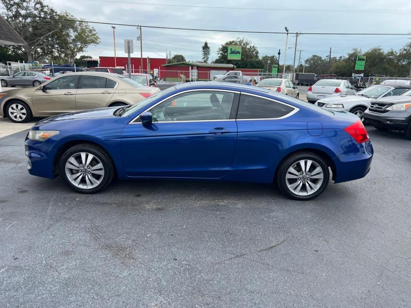 2011 BLUE HONDA ACCORD EXL (1HGCS1B8XBA) with an 2.4L engine, Automatic transmission, located at 2929 9th St. West, Bradenton, 34205, (941) 242-2810, 27.473591, -82.570679 - Photo#3