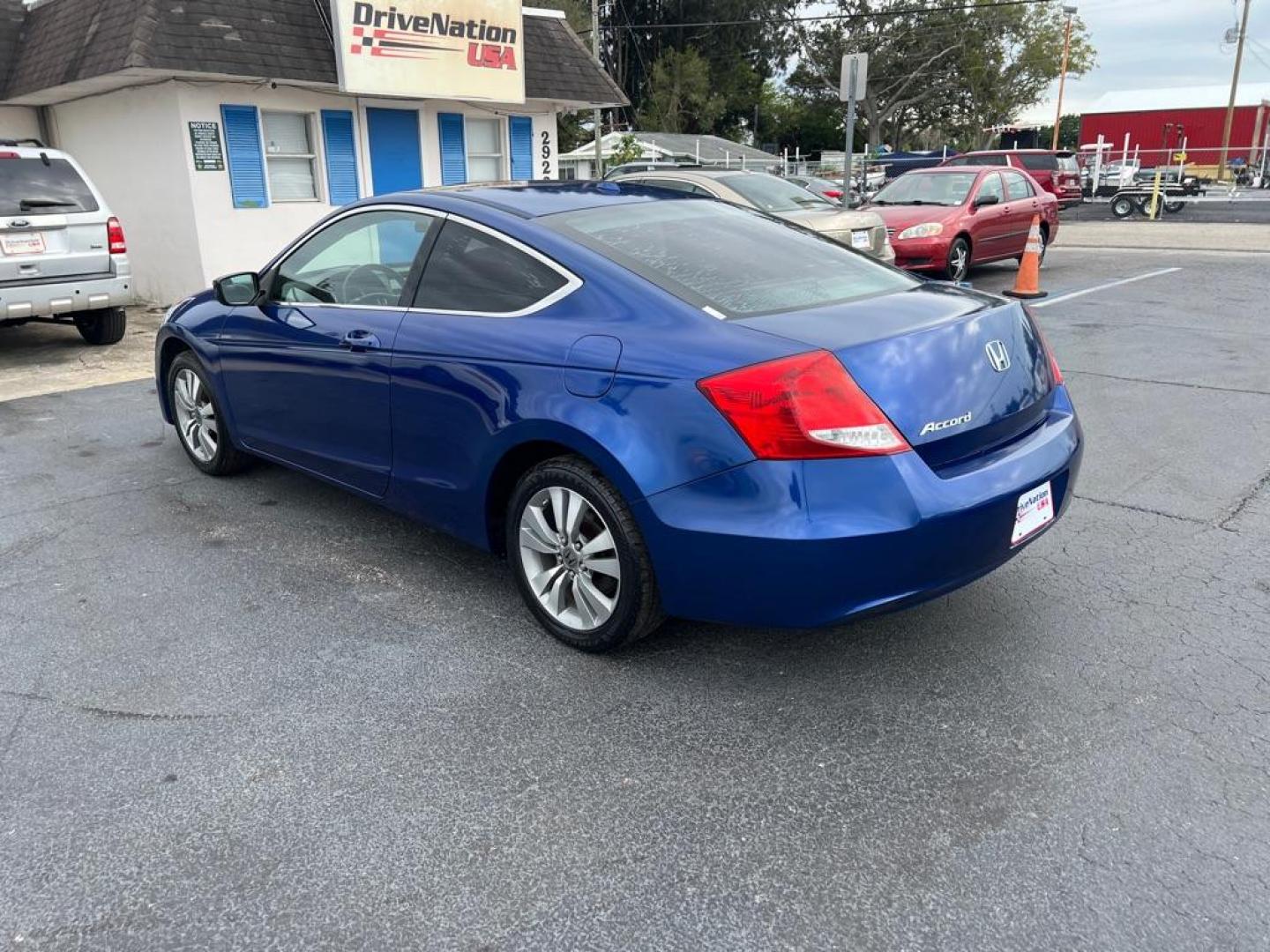 2011 BLUE HONDA ACCORD EXL (1HGCS1B8XBA) with an 2.4L engine, Automatic transmission, located at 2929 9th St. West, Bradenton, 34205, (941) 242-2810, 27.473591, -82.570679 - Photo#4