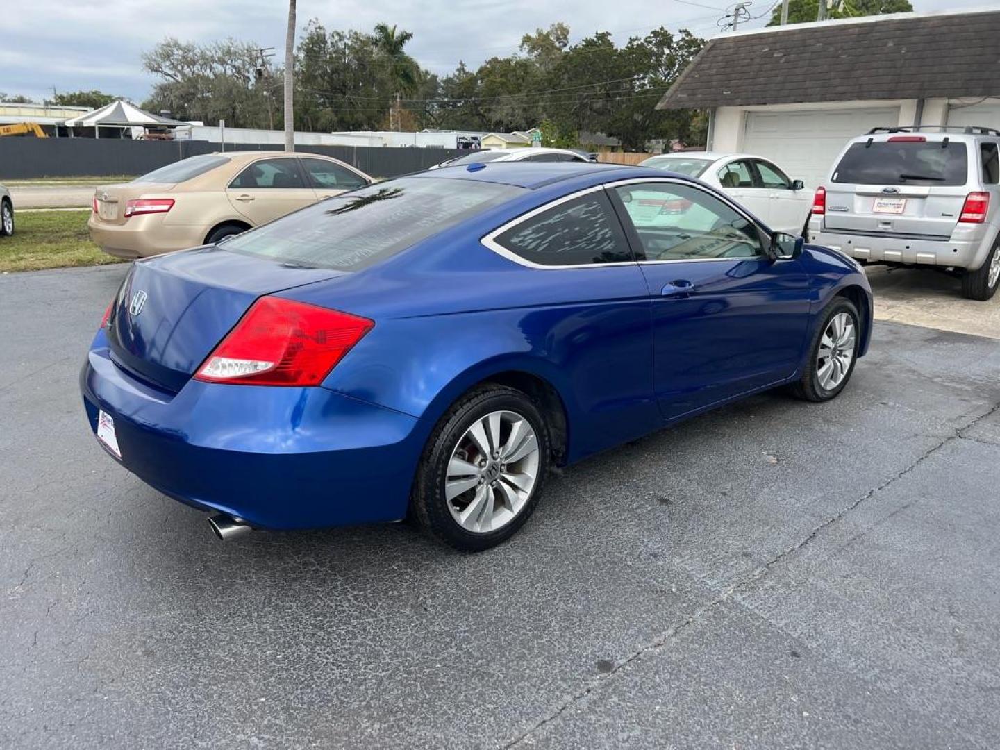 2011 BLUE HONDA ACCORD EXL (1HGCS1B8XBA) with an 2.4L engine, Automatic transmission, located at 2929 9th St. West, Bradenton, 34205, (941) 242-2810, 27.473591, -82.570679 - Photo#6