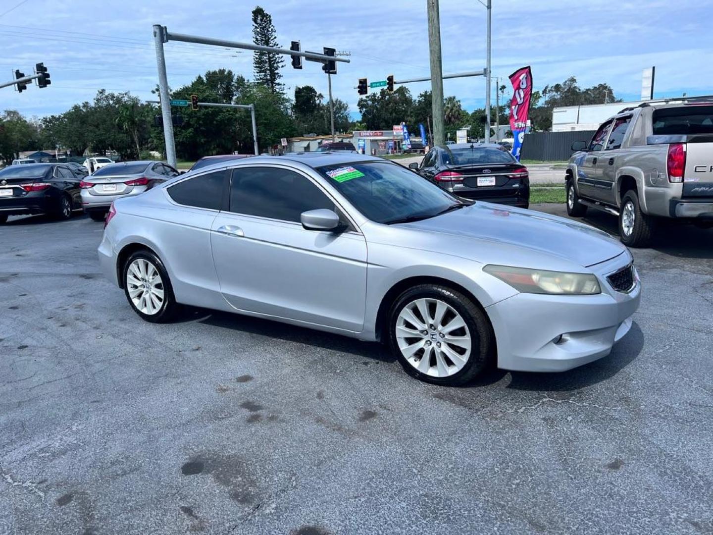 2012 SILVER HONDA ACCORD LX (1HGCS1B32CA) with an 2.4L engine, Automatic transmission, located at 2929 9th St. West, Bradenton, 34205, (941) 242-2810, 27.473591, -82.570679 - Photo#2