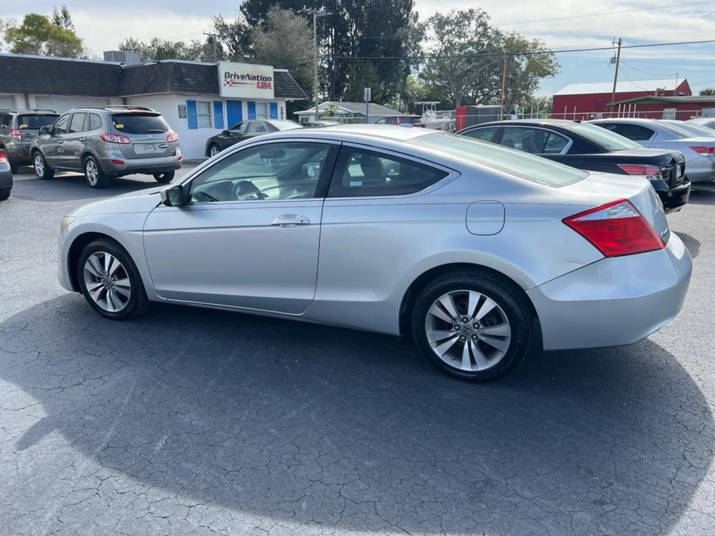 2009 SILVER HONDA ACCORD EXL (1HGCS128X9A) with an 2.4L engine, Automatic transmission, located at 2929 9th St. West, Bradenton, 34205, (941) 242-2810, 27.473591, -82.570679 - Photo#6