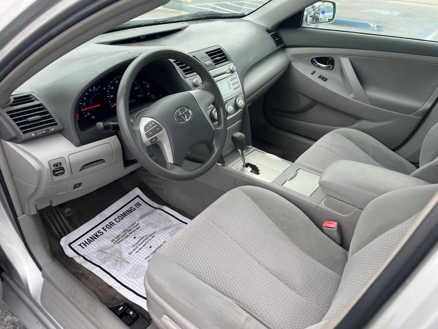 2011 SILVER TOYOTA CAMRY SE (4T1BF3EK6BU) with an 2.5L engine, Automatic transmission, located at 2929 9th St. West, Bradenton, 34205, (941) 242-2810, 27.473591, -82.570679 - Photo#10