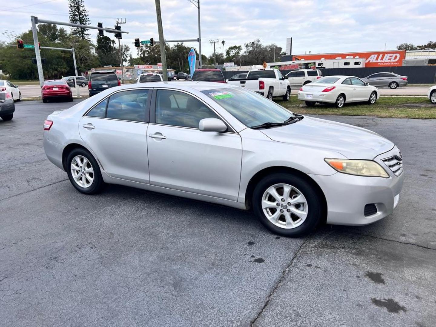 2011 SILVER TOYOTA CAMRY SE (4T1BF3EK6BU) with an 2.5L engine, Automatic transmission, located at 2929 9th St. West, Bradenton, 34205, (941) 242-2810, 27.473591, -82.570679 - Photo#1