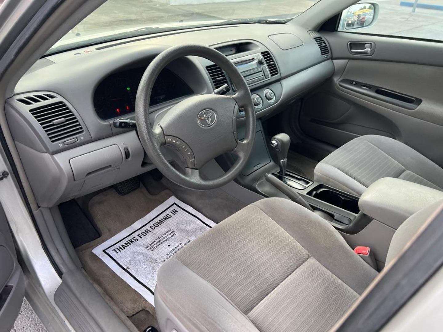 2006 SILVER TOYOTA CAMRY LE (4T1BE32K26U) with an 2.4L engine, Automatic transmission, located at 2929 9th St. West, Bradenton, 34205, (941) 242-2810, 27.473591, -82.570679 - Photo#9