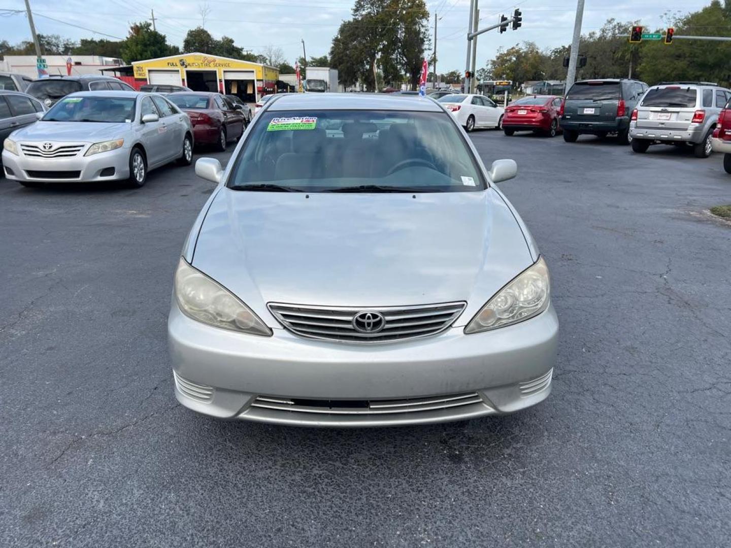 2006 SILVER TOYOTA CAMRY LE (4T1BE32K26U) with an 2.4L engine, Automatic transmission, located at 2929 9th St. West, Bradenton, 34205, (941) 242-2810, 27.473591, -82.570679 - Photo#2