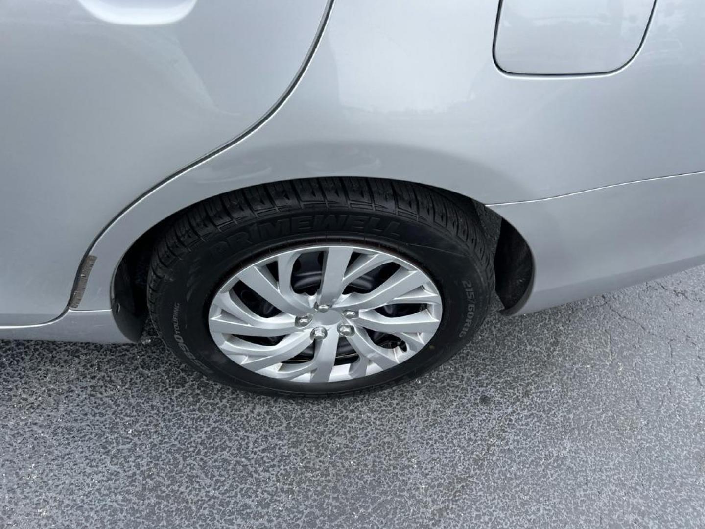 2009 SILVER TOYOTA CAMRY SE (4T1BE46K19U) with an 2.4L engine, Automatic transmission, located at 2929 9th St. West, Bradenton, 34205, (941) 242-2810, 27.473591, -82.570679 - Photo#9