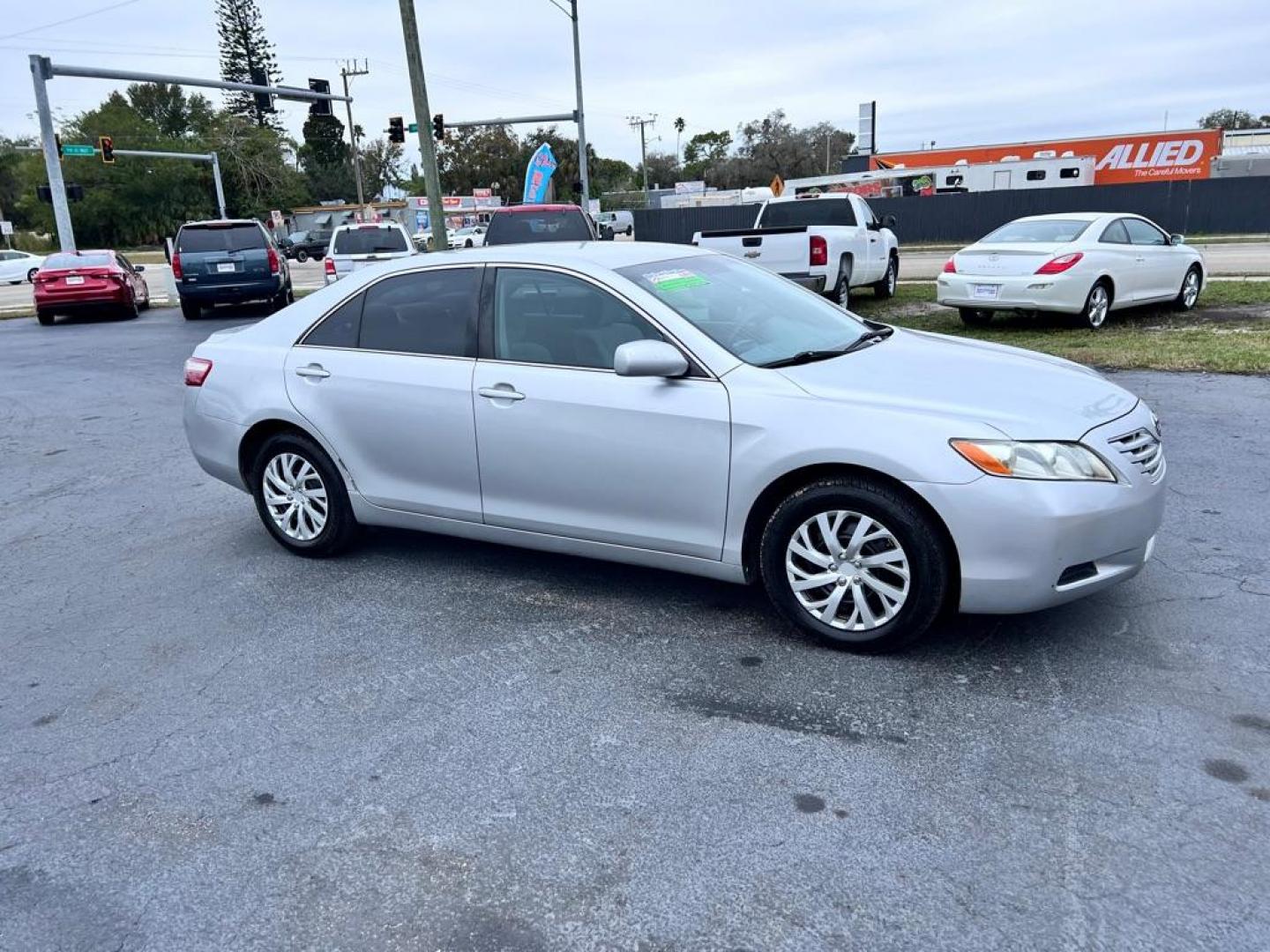 2009 SILVER TOYOTA CAMRY SE (4T1BE46K19U) with an 2.4L engine, Automatic transmission, located at 2929 9th St. West, Bradenton, 34205, (941) 242-2810, 27.473591, -82.570679 - Photo#1