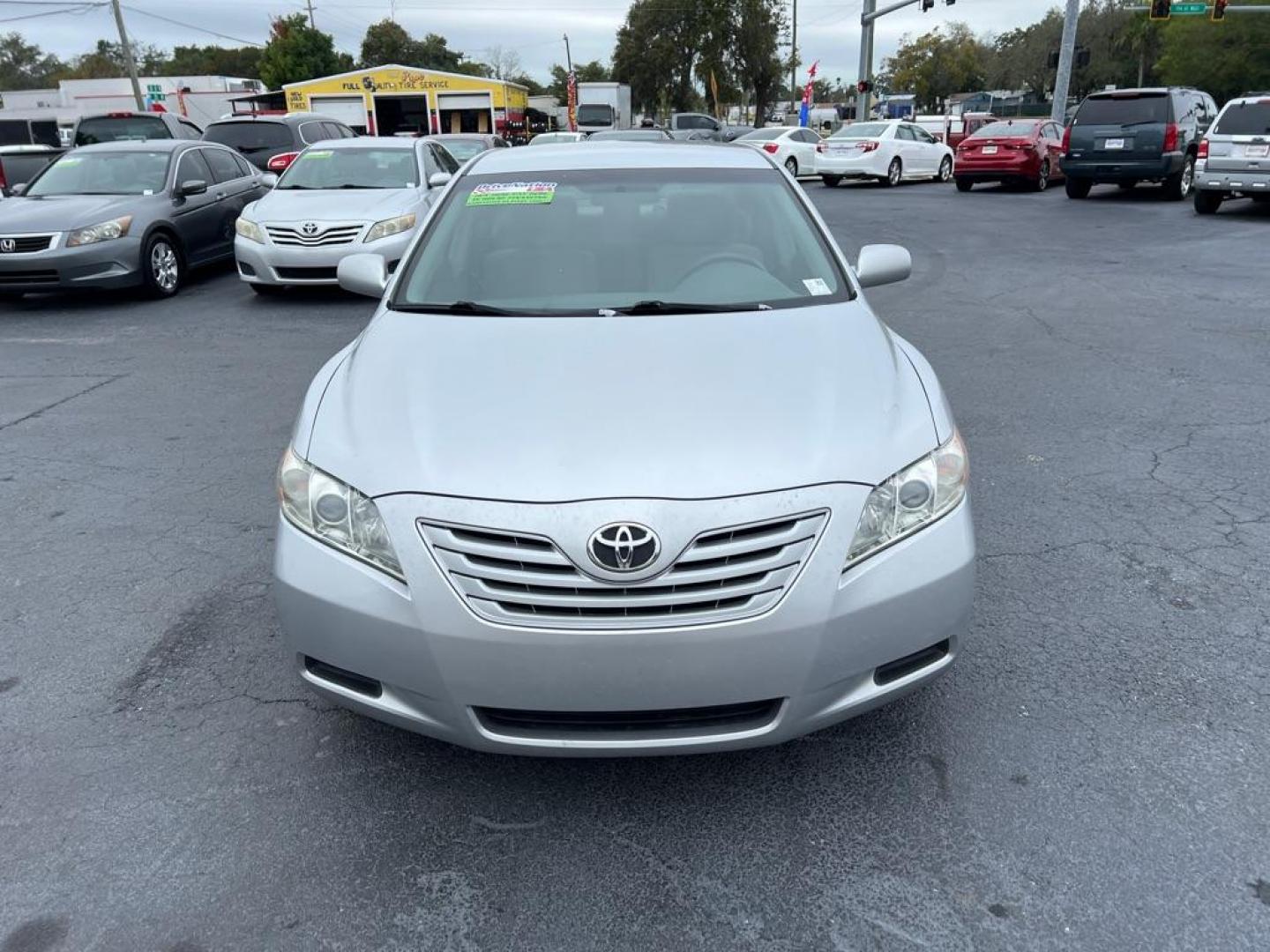 2009 SILVER TOYOTA CAMRY SE (4T1BE46K19U) with an 2.4L engine, Automatic transmission, located at 2929 9th St. West, Bradenton, 34205, (941) 242-2810, 27.473591, -82.570679 - Photo#2