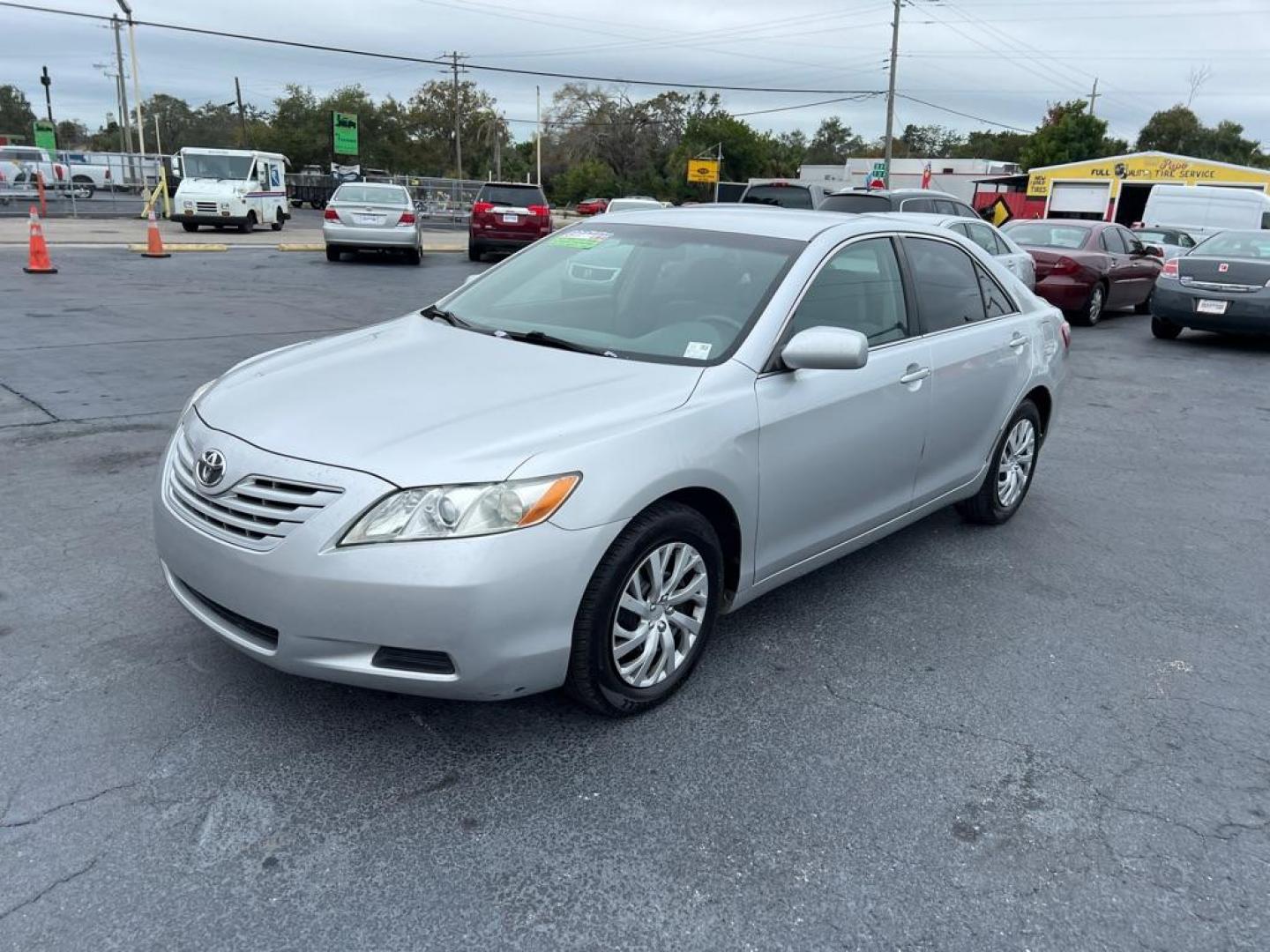 2009 SILVER TOYOTA CAMRY SE (4T1BE46K19U) with an 2.4L engine, Automatic transmission, located at 2929 9th St. West, Bradenton, 34205, (941) 242-2810, 27.473591, -82.570679 - Photo#3